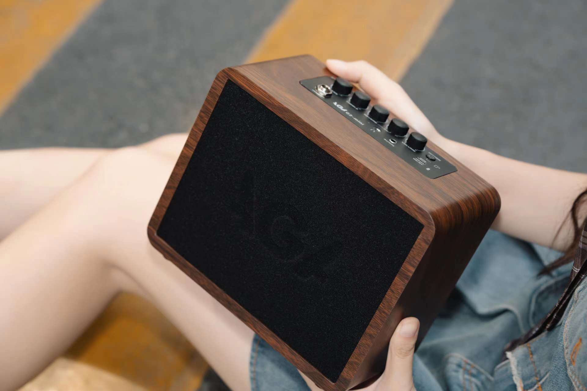 AGA G2mini Bluetooth Acoustic Guitar Amp – 45W Rechargeable Wooden Speaker with Chorus/Delay/Reverb Effects, Dual Channels, Noise Reduction, USB Recording, Lightweight Design